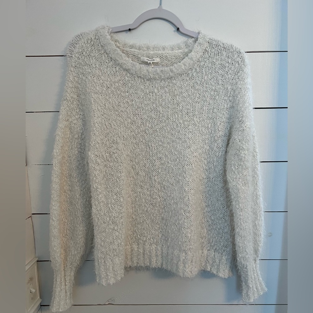 White super soft sweater -size large